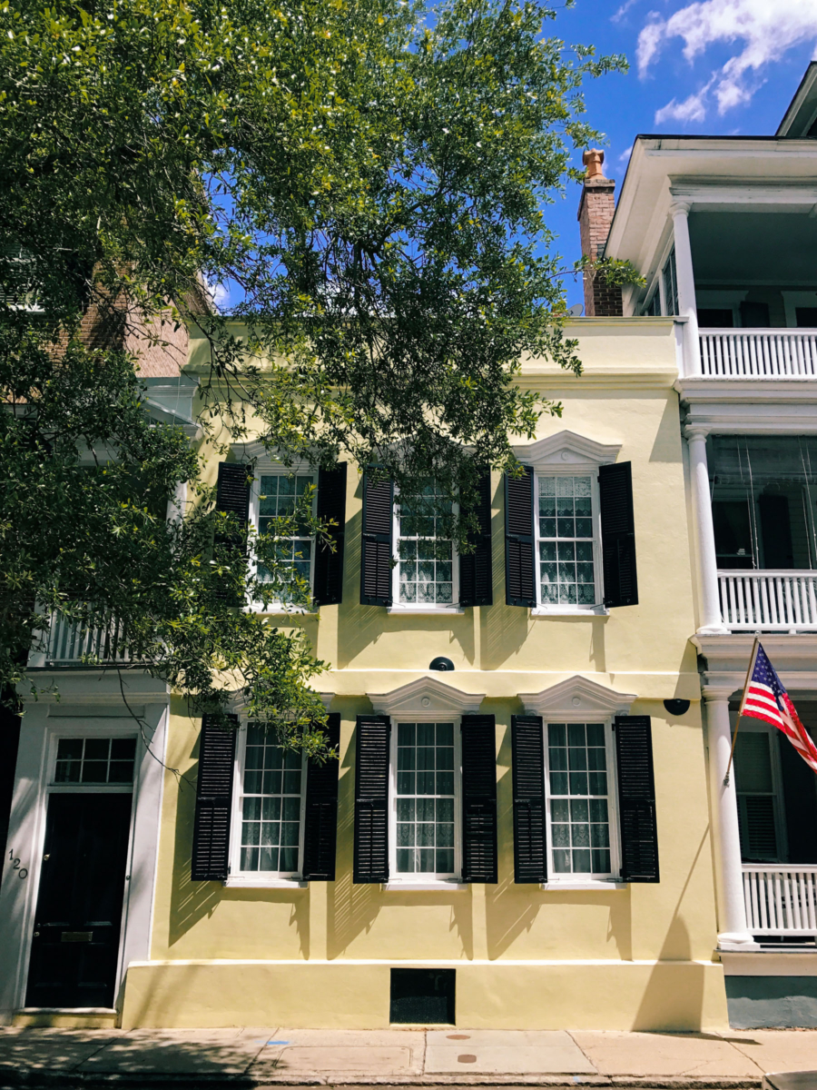 Charleston Charming Houses - Travel Guide: 36 hours in Charleston, SC // NotJessFashion.com