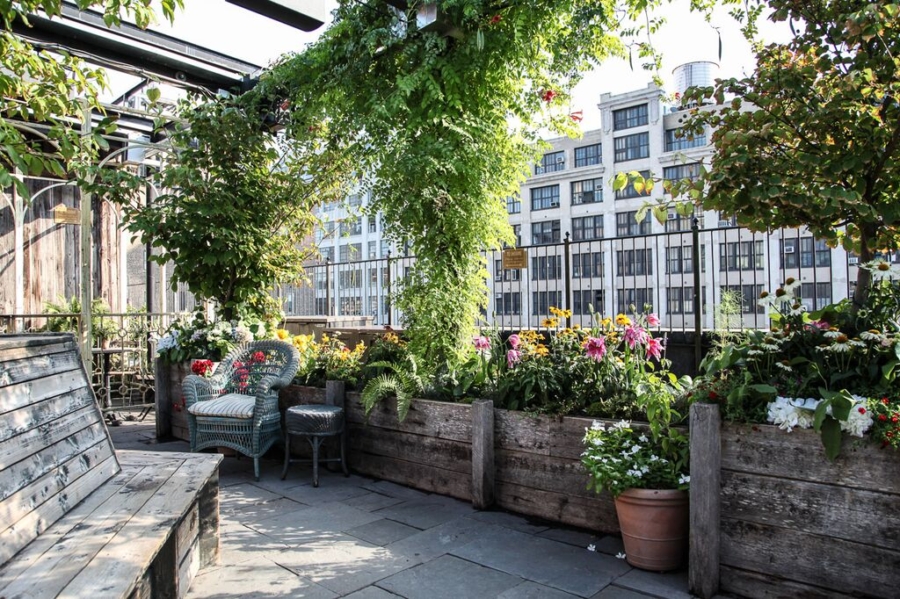 Gallow Green - 9 Best Rooftop Bars in New York and What To Wear // NotJessFashion.com