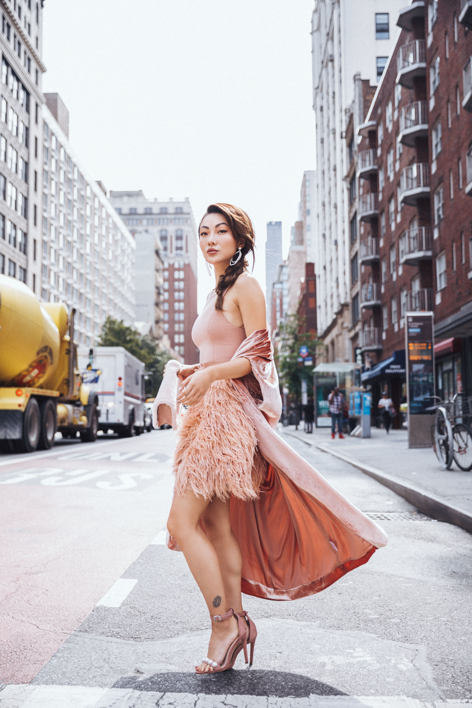 How to Use Fashion Week As A Networking Opportunity // Notjessfashion.com // feather skirt, new york fashion week street style, street style fashion week, nyfw ss18