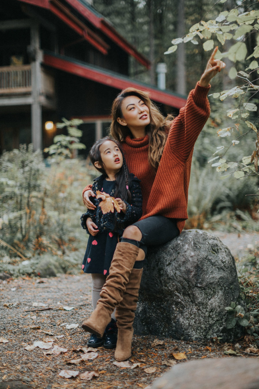 hiking in the mountains, mountain family photos with kids, hiking with kids, fall in oregon // NotJessFashion.com