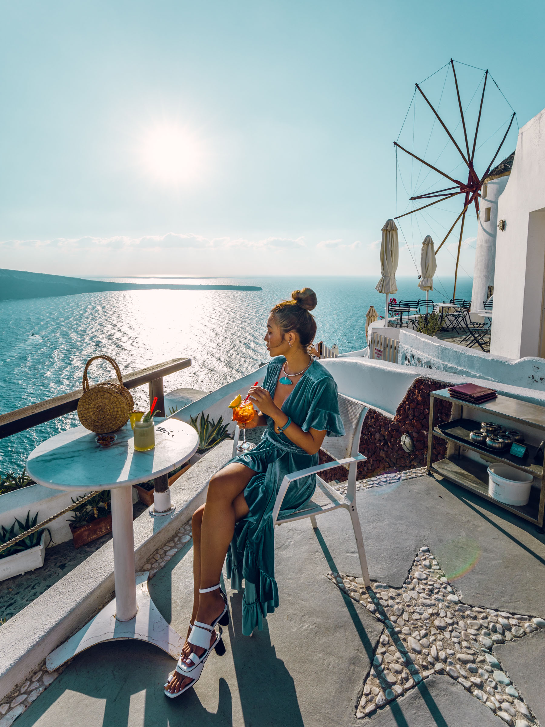 The Ultimate Greece Travel Guide - Santorini & Mykonos // Notjessfashion.com // travel blogger, greece travel tips, mykonos travel tips, santorini travel tips, fashion travel blogger, santorini photos, mykonos photos, santorini travel spots, mykonos travel spots