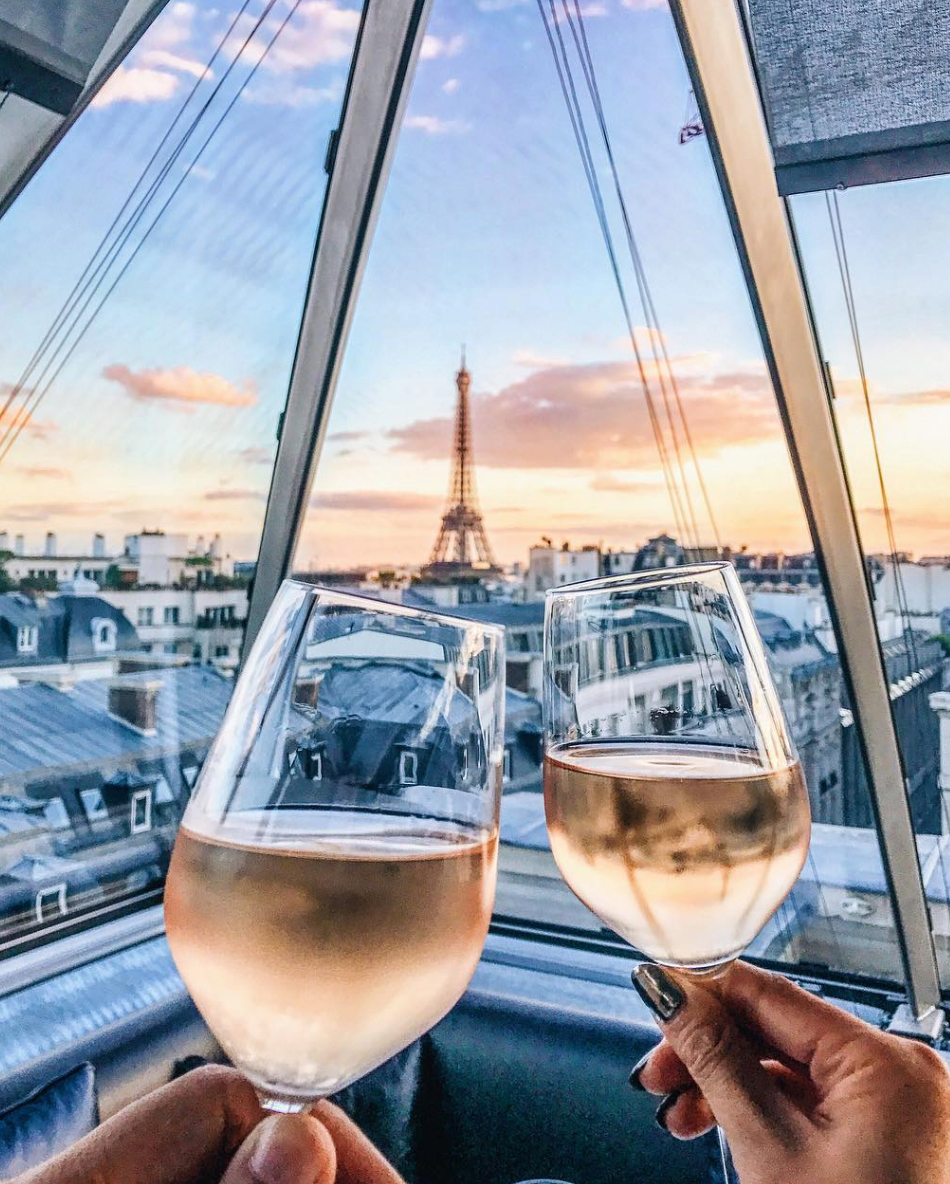 Essential Photography Tips for New Bloggers - Toasting in Paris // NotJessFashion.com // Peninsula Hotel, Rooms with a view, travel blogger, paris, france, fashion blogger in paris, the peninsula hotel