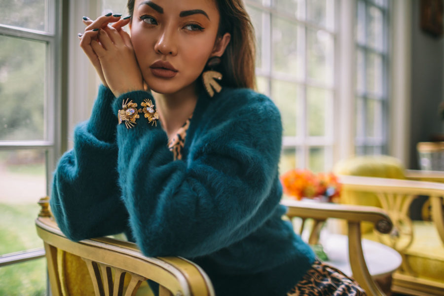 wardrobe staples to update for fall, statement jewelry // Notjessfashion.com