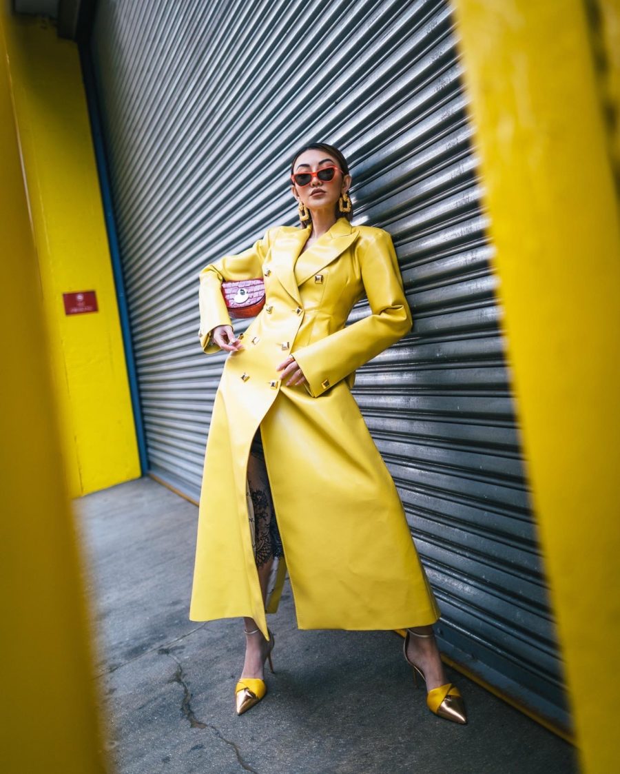 fashion blogger jessica wang wears yellow trench coat while sharing the best labor day sales // Jessica Wang - Notjessfashion.com