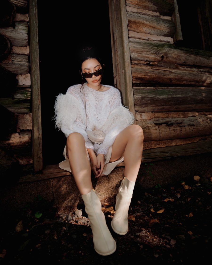 jessica wang wearing a fall white outfit // Jessica Wang - Notjessfashion.com